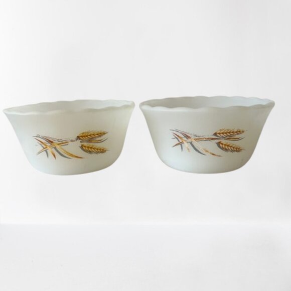 MCM Vintage Fire King Milk Glass Anchor Hocking Loaf & Custard Dish -  CIRCA 60s - Picture 3 of 16